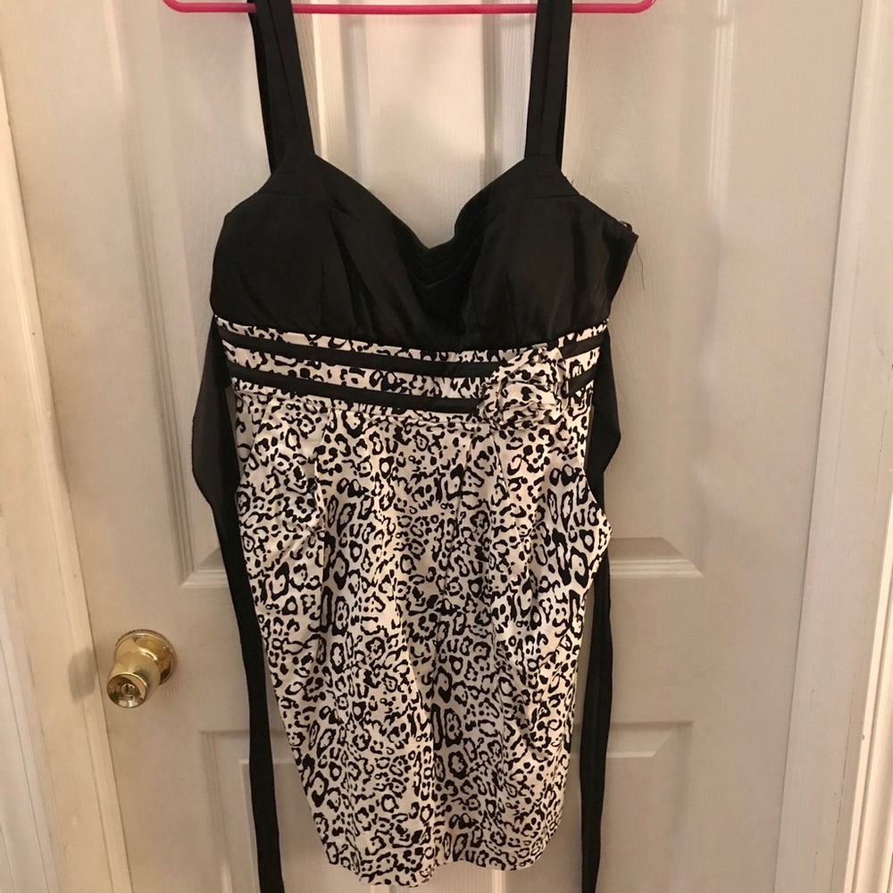 Black & white leopard dress